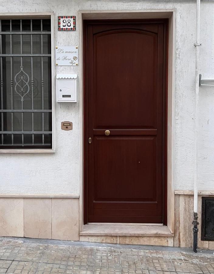 أوستوني La Maison De Rose المظهر الخارجي الصورة